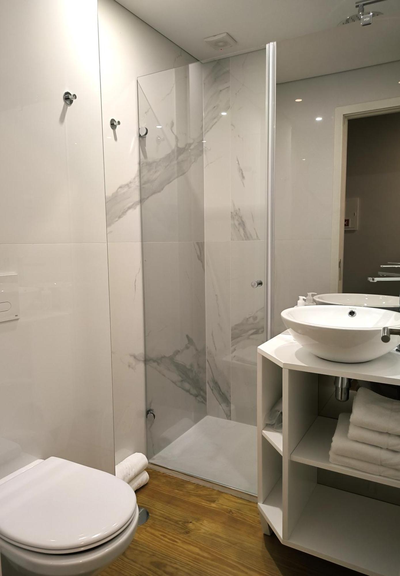 Domi Suites & Studios Гимарайнш Экстерьер фото